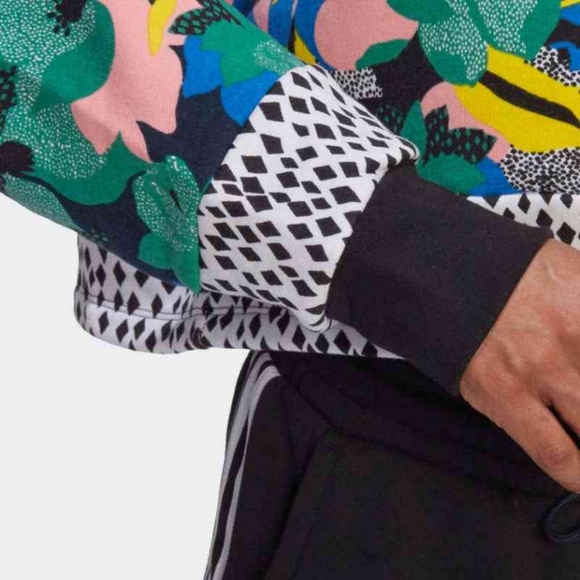 Adidas cropped hoodie with matching sneakers 👟 - Picture 6 of 12